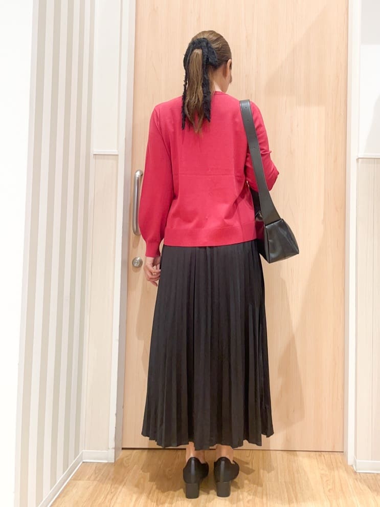 natsumiさんの「SHOO･LA･RUE｜【洗える/S-LL】上品なラメ使い クルーネック ニットカーディガン」を使ったコーディネート