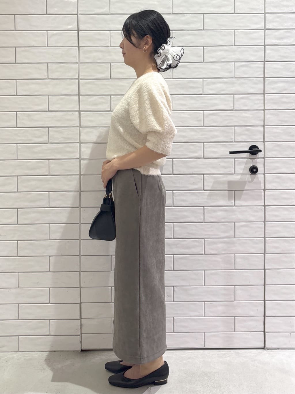 ayumiさんの「OPAQUE.CLIP｜キラキラボリュームスリーブニット【洗濯機洗い可】」を使ったコーディネート