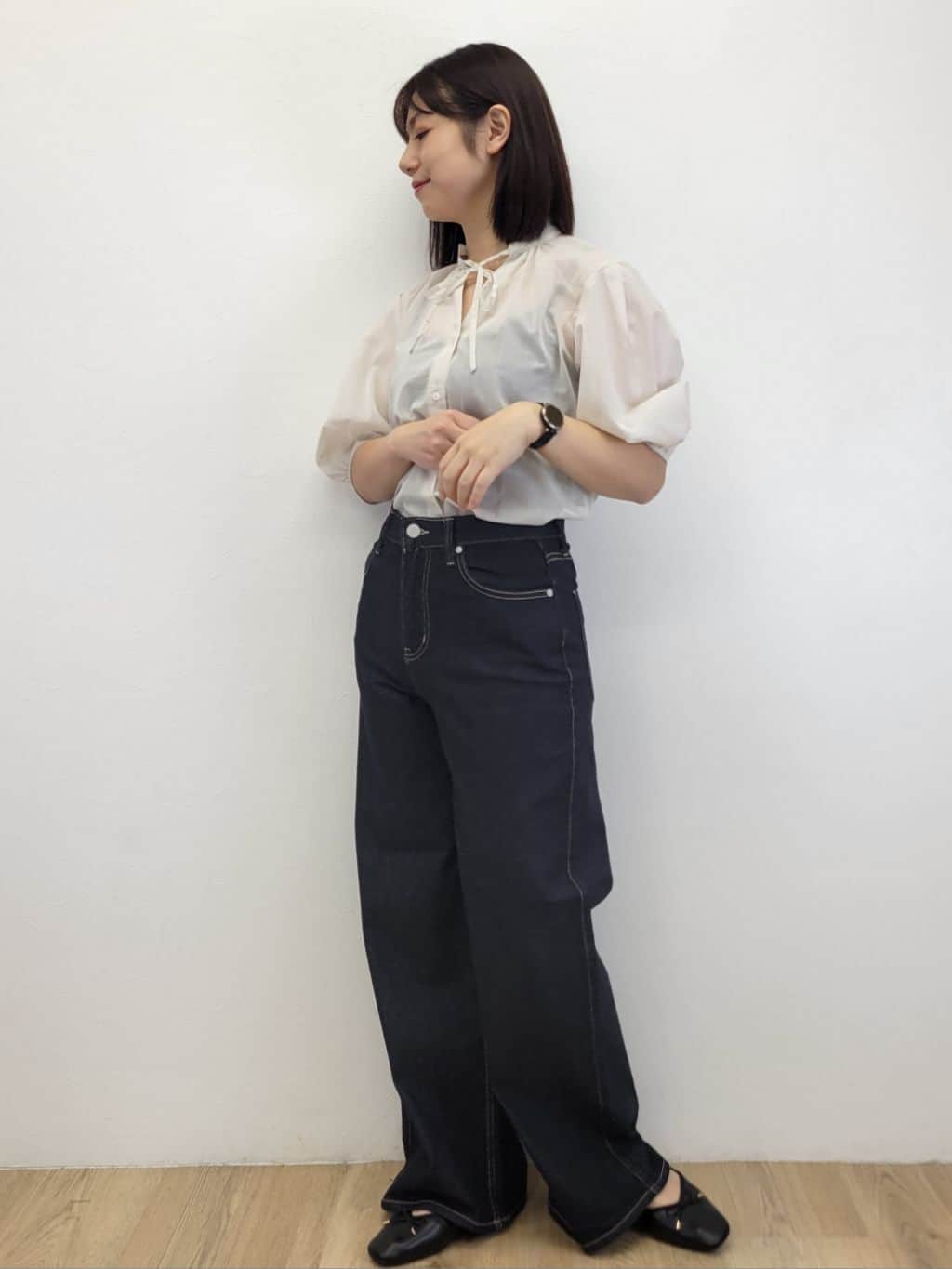 LISAさんの「OPAQUE.CLIP｜シアーフリルネックブラウス【洗濯機洗い可】」を使ったコーディネート