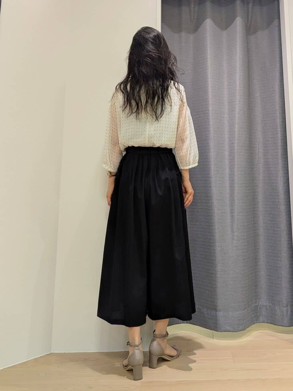 miiさんの「INDIVI｜【選べる柄／WEB限定カラー】ビッグニットバッグ」を使ったコーディネート