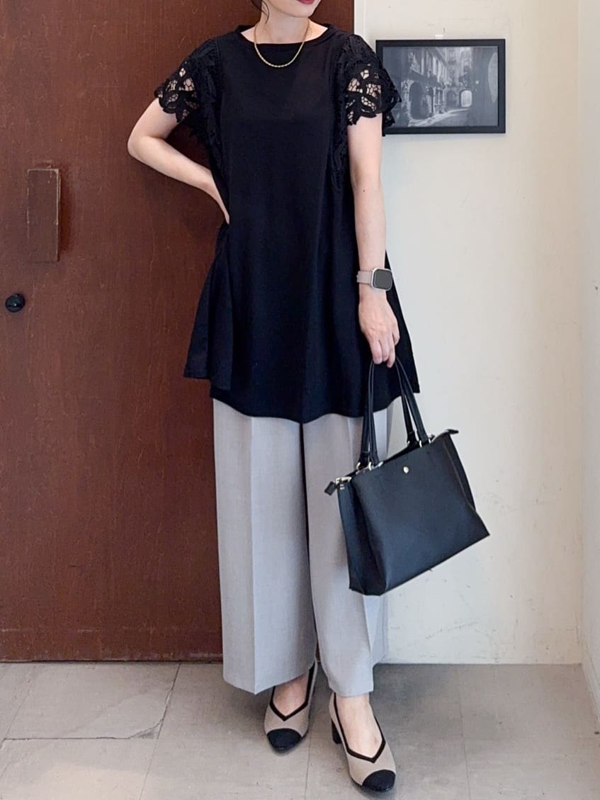 𝐇𝐢𝐫𝐨𝐦𝐢さんの「SHOO･LA･RUE｜【S-LL】上品華やか お袖レースチュニックトップス」を使ったコーディネート