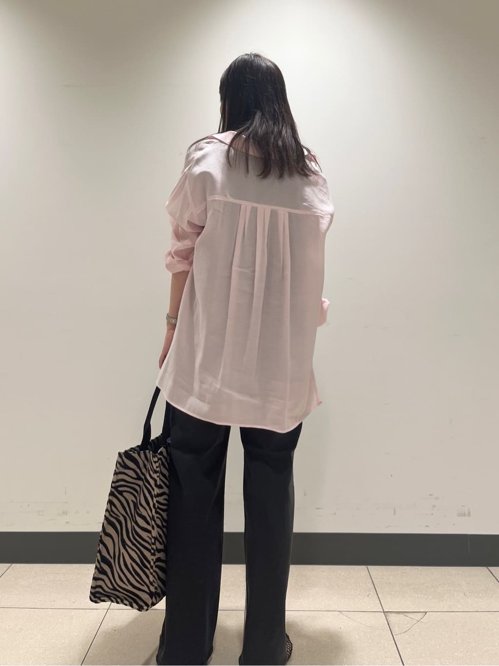 shokoさんの「INDIVI｜【インナーとしても活躍！】フリンジジャカードチュニック」を使ったコーディネート