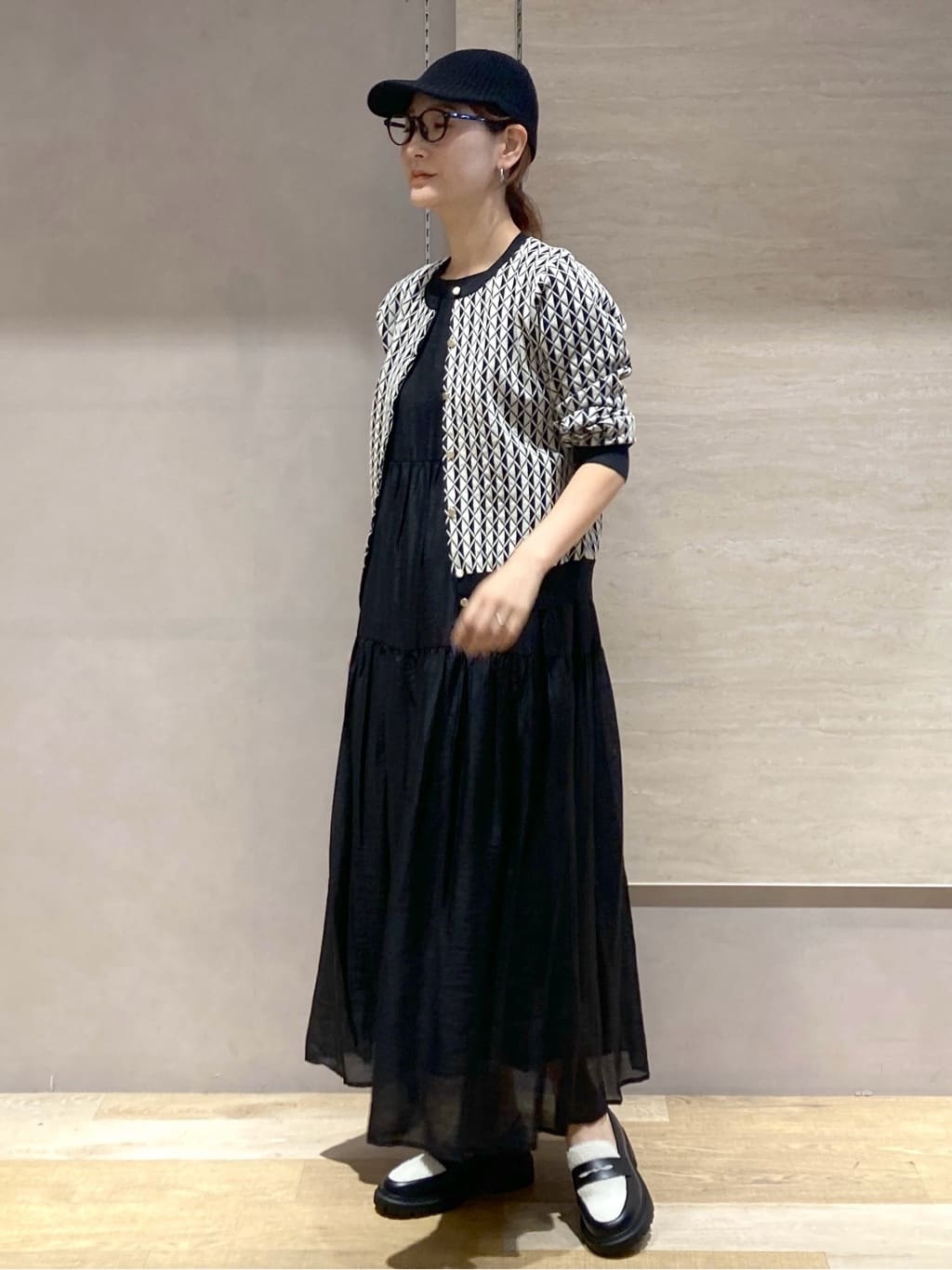 たけねぇさんの「OPAQUE.CLIP｜麻混シアーギャザーティアードワンピース【洗濯機洗い可】」を使ったコーディネート