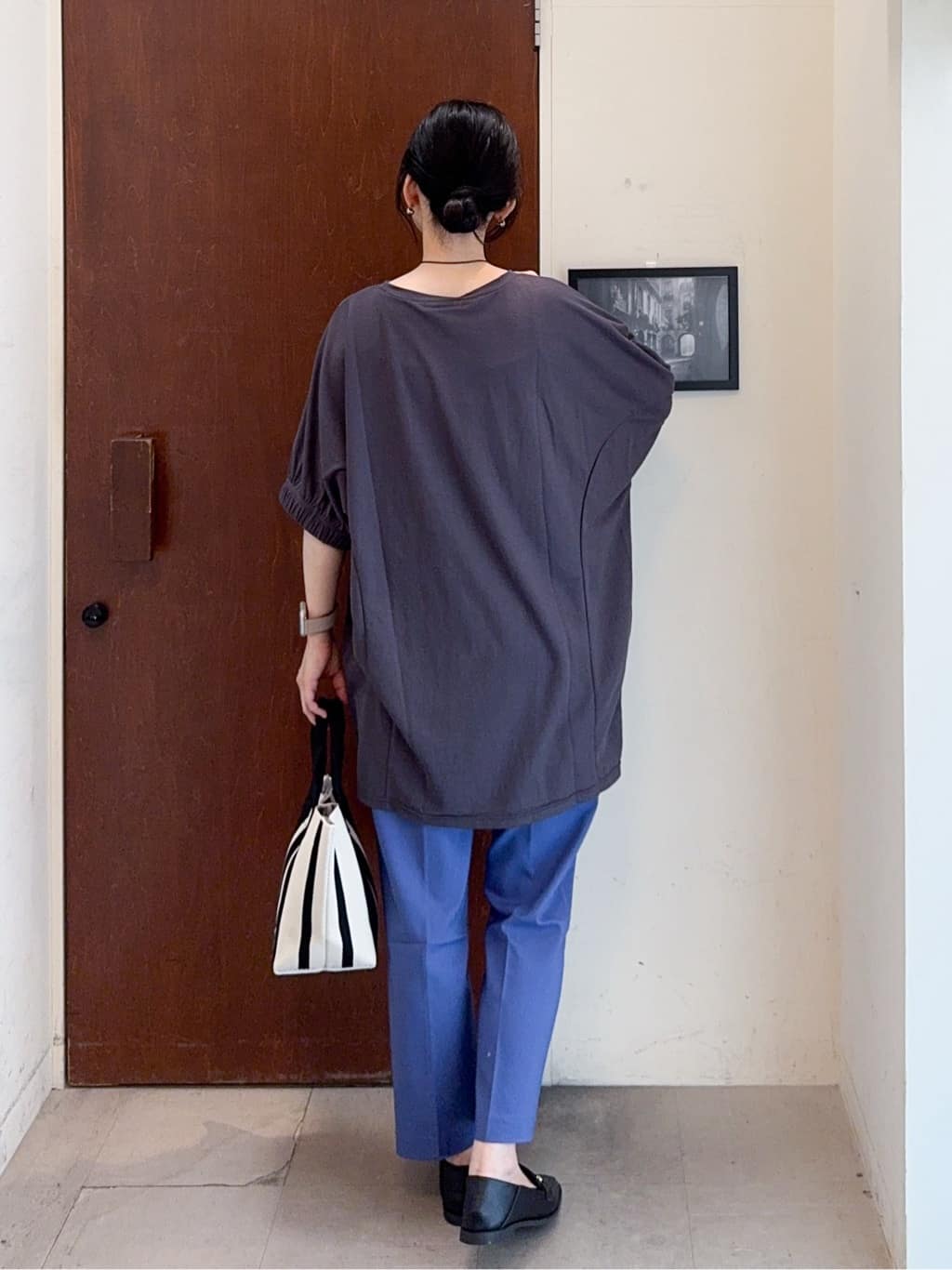 𝐇𝐢𝐫𝐨𝐦𝐢さんの「SHOO･LA･RUE｜【S-LL/体型カバー】さらさらタッチが心地よい コクーンシルエットチュニック」を使ったコーディネート