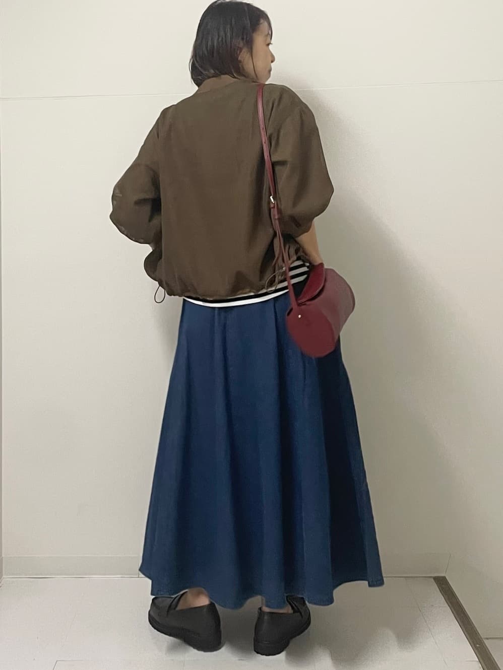 ISOさんの「Dessin｜【二の腕カバー／UVカット】ロールアップスリーブ裾ギャザーカットソー」を使ったコーディネート