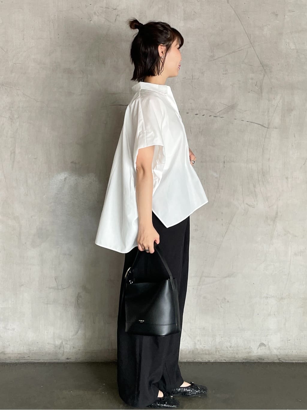 tomokoさんの「OPAQUE.CLIP｜《andGIRL掲載》リラクシーシャツ【洗濯機洗い可】」を使ったコーディネート