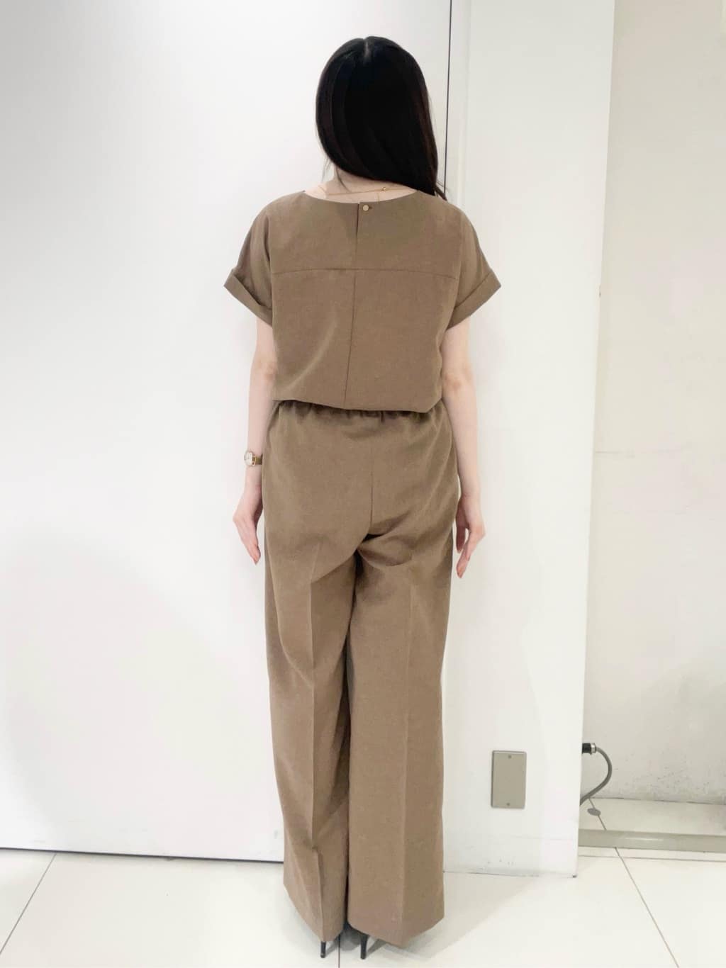 moeさんの「UNTITLED｜【セットアップ可/はっ水/通勤】リラククール 半袖ブラウス」を使ったコーディネート