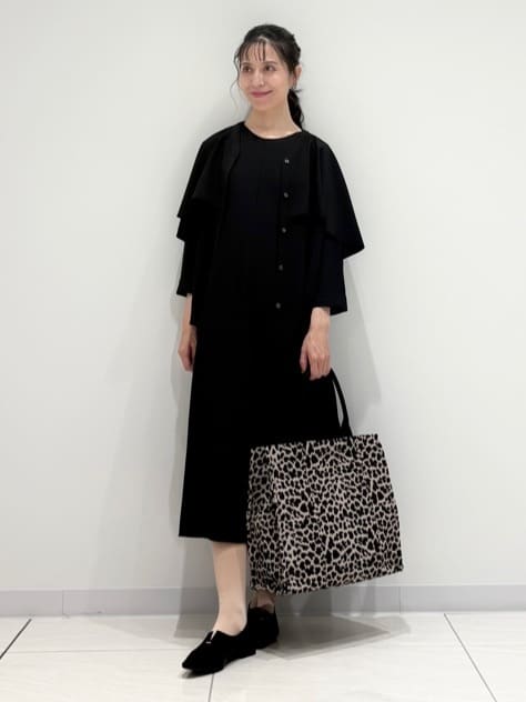 kayoさんの「INDIVI｜【羽織りとしても活躍！】ケープカラーブラウス」を使ったコーディネート