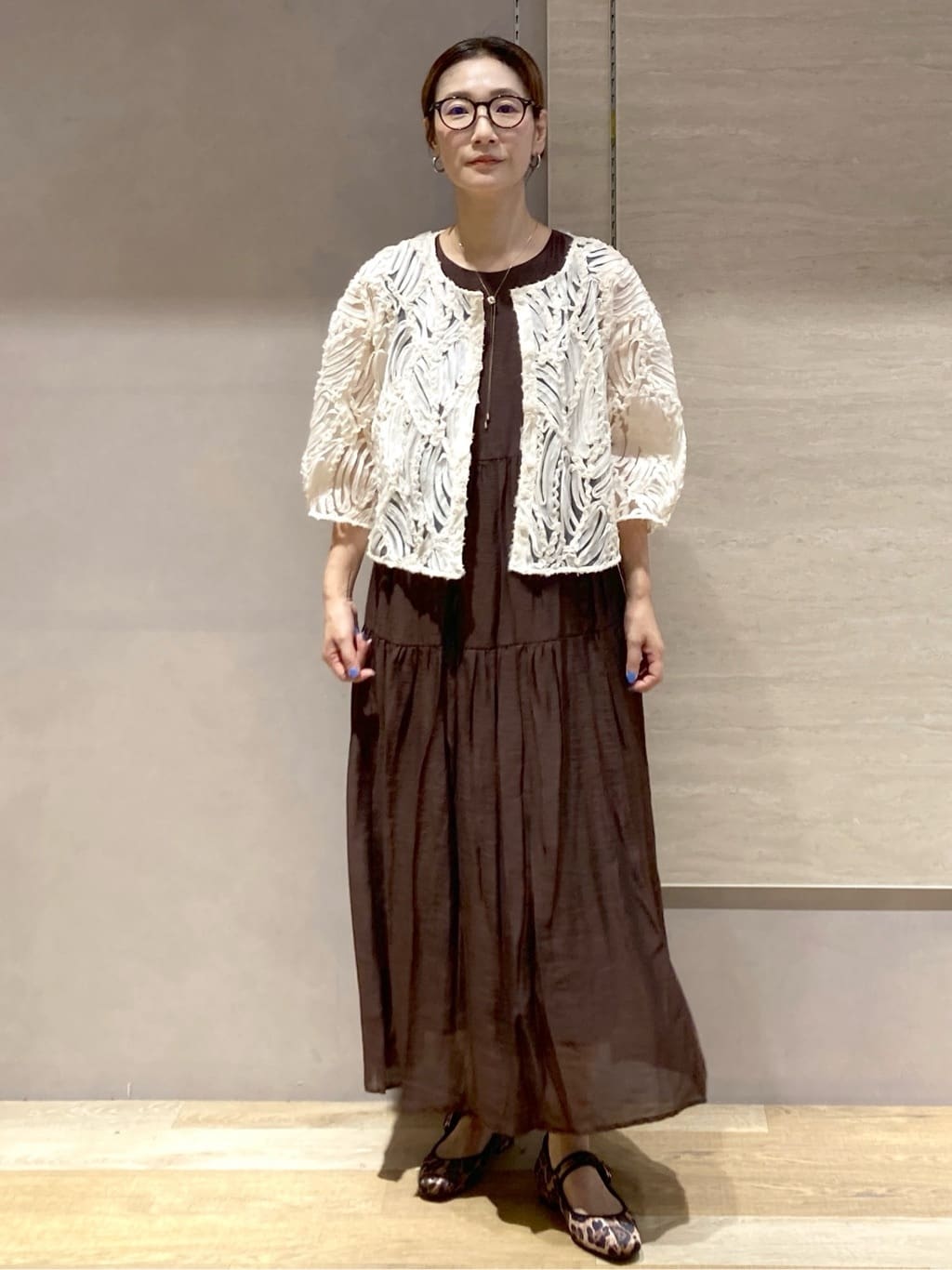 たけねぇさんの「OPAQUE.CLIP｜シアー刺繍レース前開きブラウス【洗濯機洗い可】」を使ったコーディネート