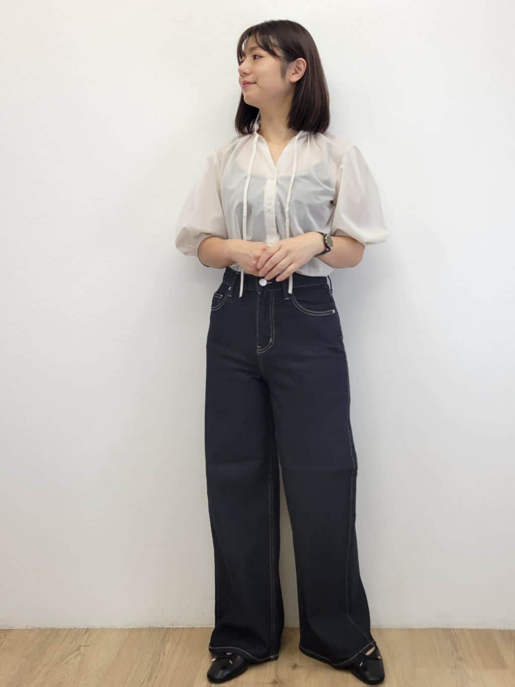 LISAさんの「OPAQUE.CLIP｜シアーフリルネックブラウス【洗濯機洗い可】」を使ったコーディネート