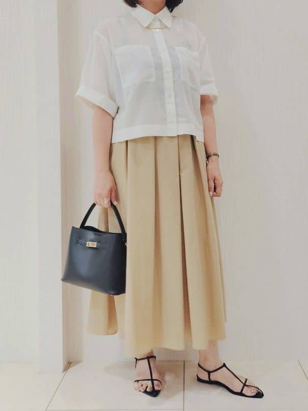 naokoさんの「UNTITLED｜【前開き/洗える】ショート丈シアーシャツ」を使ったコーディネート