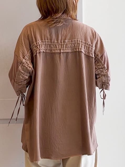 yamakoさんの「grove｜後ろ姿で魅せる　バックドロストシャーリングTシャツ」を使ったコーディネート