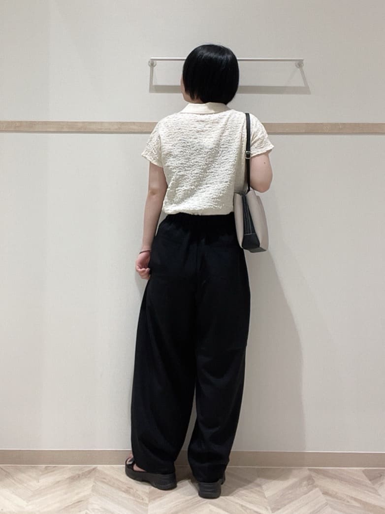 AYAさんの「SHOO･LA･RUE｜【セットアップ可】さらりと軽やか 麻調ゆるカーブパンツ」を使ったコーディネート