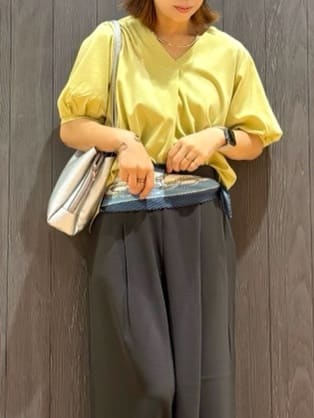 meiさんの「SHOO･LA･RUE｜【S-LL/ひんやり/UV】スキッパーネックで女性らしい きれい見えトップス」を使ったコーディネート