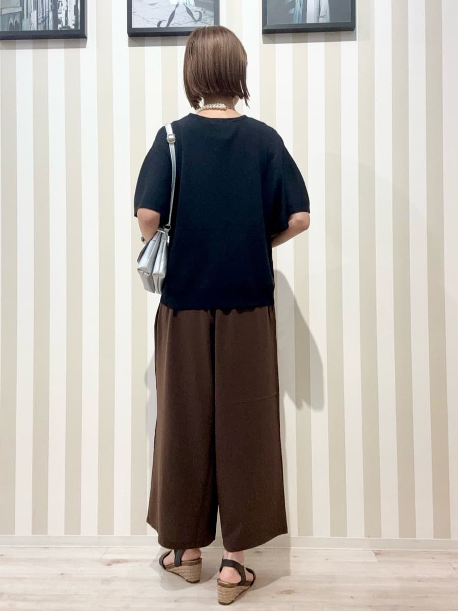 まつこさんの「SHOO･LA･RUE｜【セットアップ可/ひんやり】下半身カバーにも タックスカーチョ」を使ったコーディネート