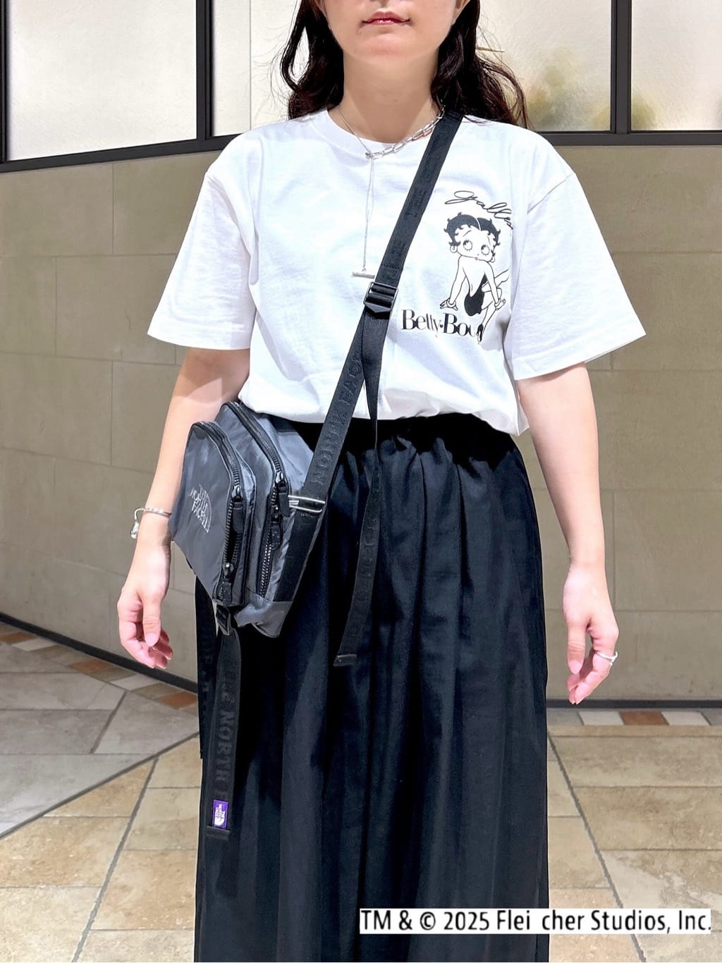 よねさんの「INDIVI｜【Betty Boop(TM)】サイドプリントTシャツ」を使ったコーディネート
