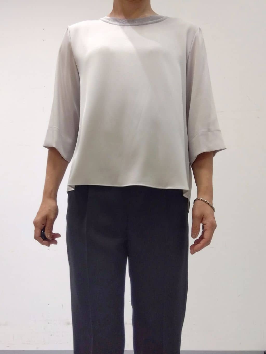 Kさんの「INDIVI｜【定番スーツ／UVケア／洗える】ウール調タックテーパードパンツ」を使ったコーディネート