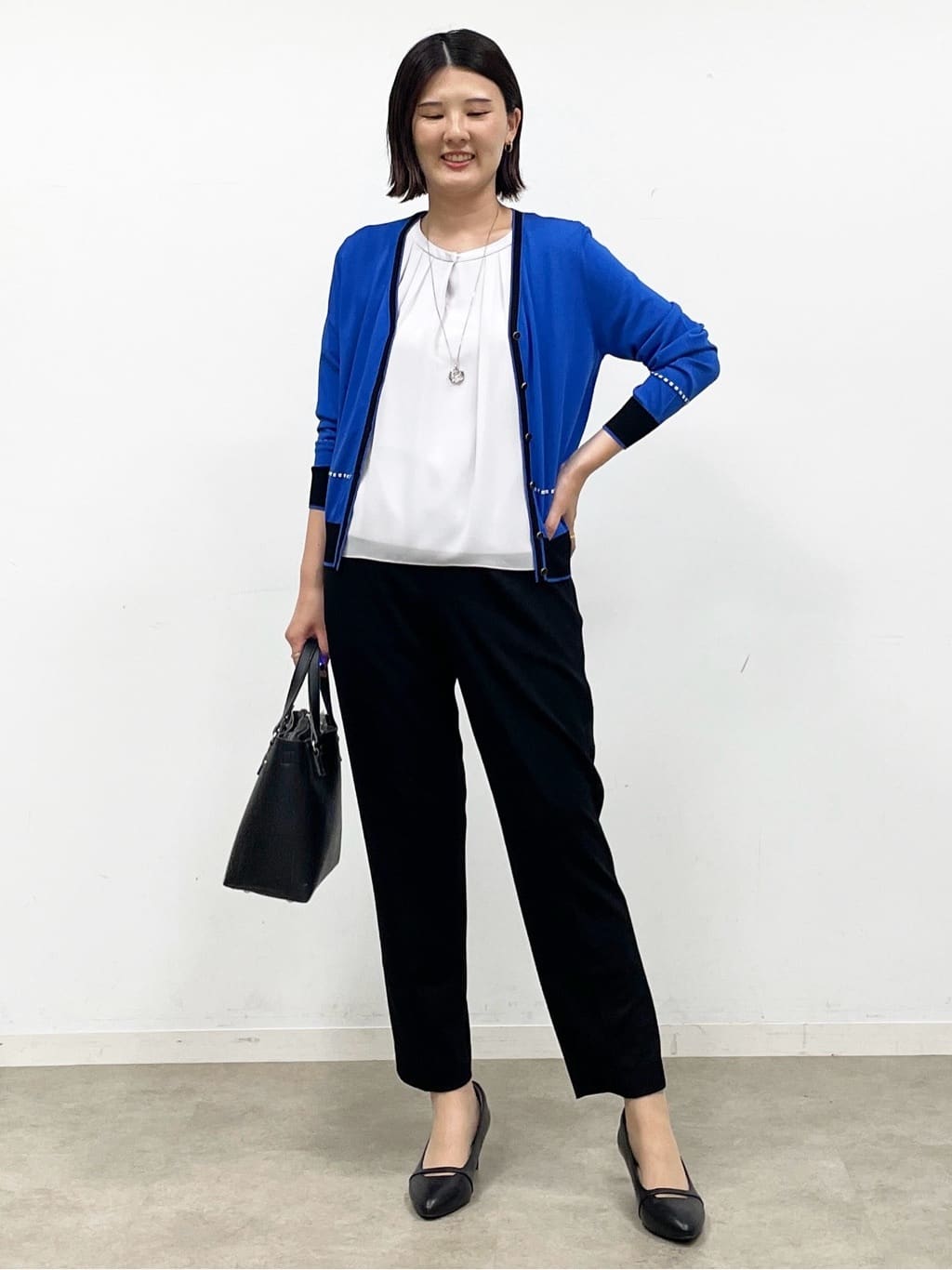 あやたかさんの「Reflect｜【WEB先行カラーあり／手洗い可／アンサンブル可】バイカラーカーディガン」を使ったコーディネート