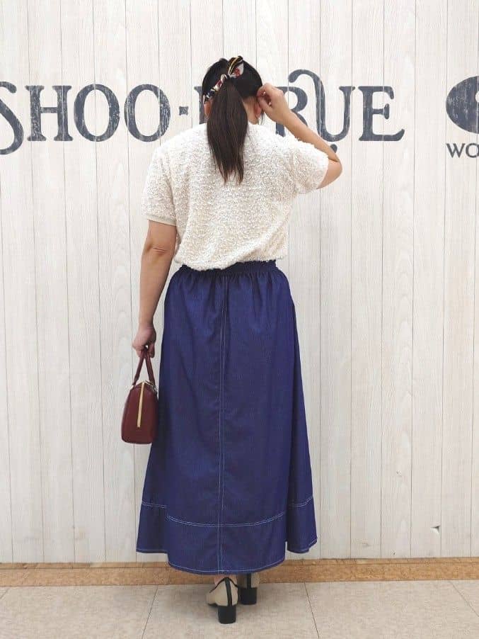 とろろさんの「SHOO･LA･RUE｜【S-LL】大人も着やすい愛らしさ リボンヤーン半袖トップス」を使ったコーディネート