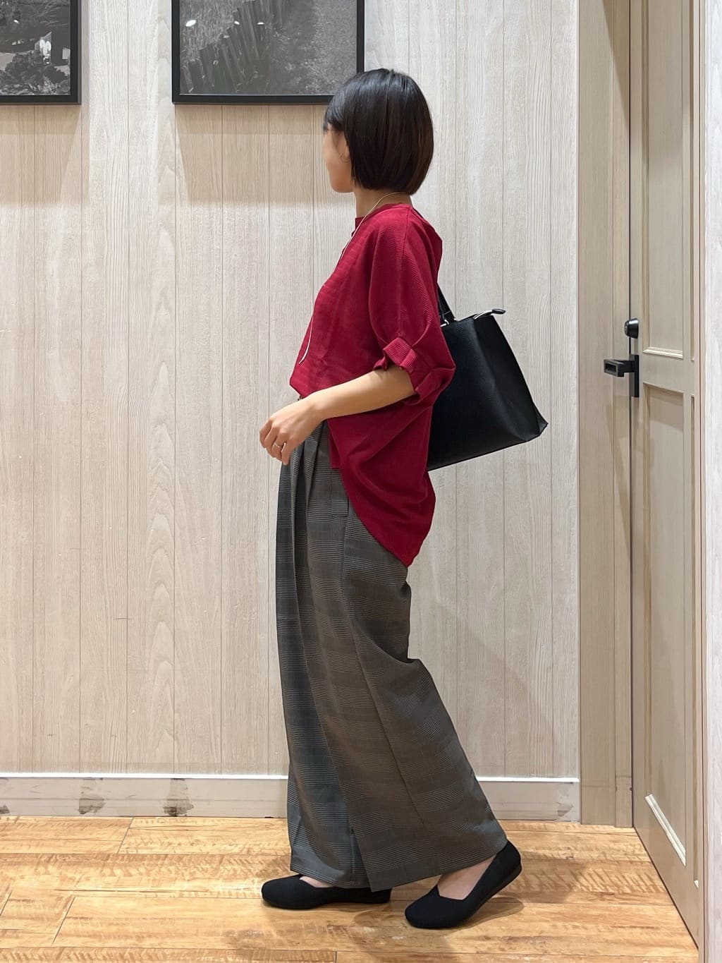 shirayuuuさんの「SHOO･LA･RUE｜【洗える】お袖のタックがアクセント インせず着られる さらさらドルマントップス」を使ったコーディネート
