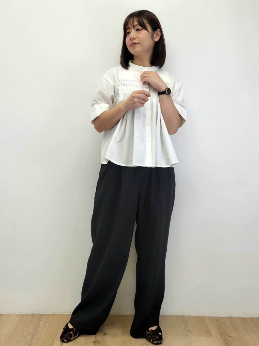LISAさんの「OPAQUE.CLIP｜ピンタックフレアシャツ【洗濯機洗い可】」を使ったコーディネート