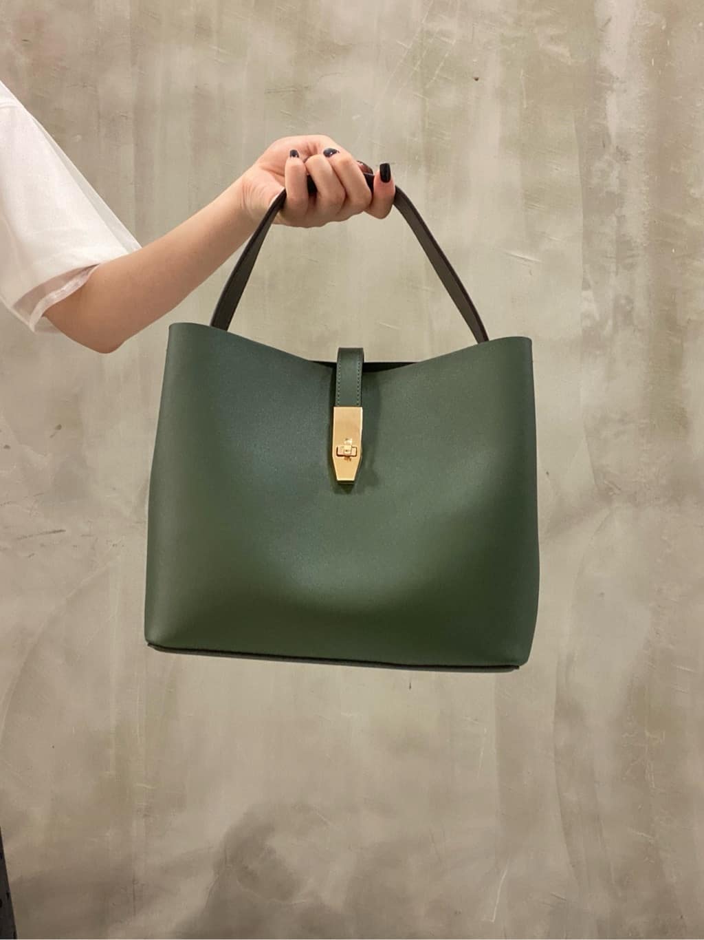 maiさんの「grove｜ラフだけどおしゃれ　チュールレイヤードTシャツ」を使ったコーディネート