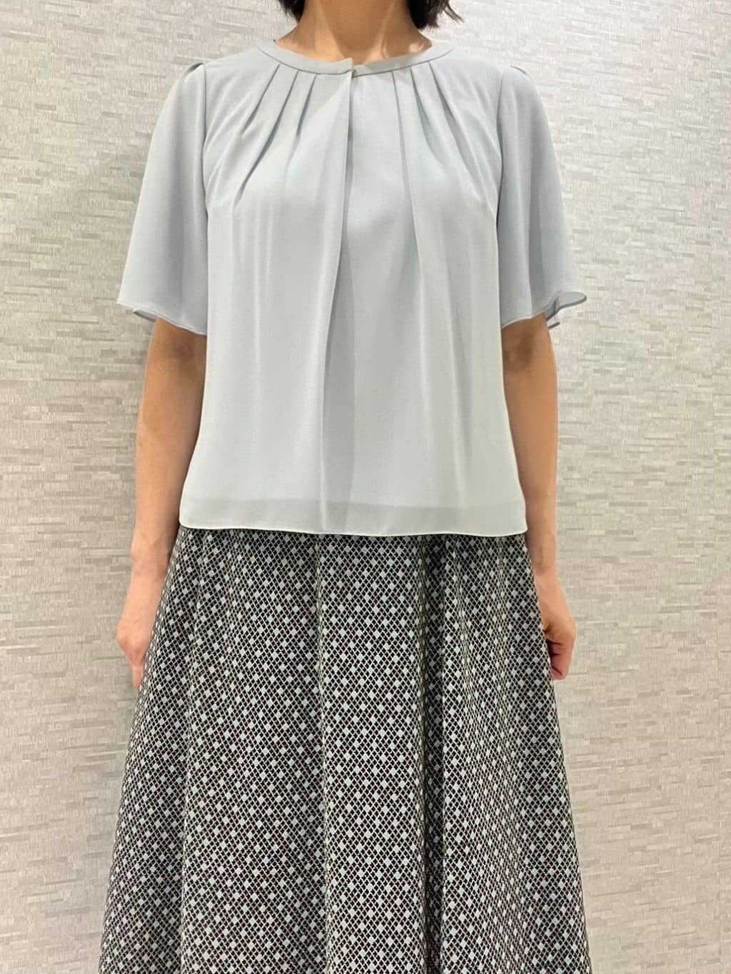 marikoさんの「Reflect｜【一枚着で着映え◎／ジャケットのインナーにも】フロント開きブラウス」を使ったコーディネート