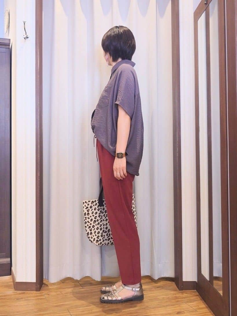 ERIKOさんの「SHOO･LA･RUE｜【洗える/S-LL/5分袖】1枚でも羽織としても。さらさらドレープシャツ」を使ったコーディネート