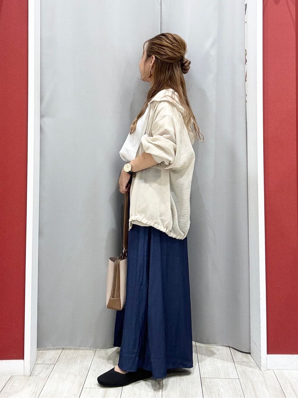 shioさんの「SHOO･LA･RUE｜【S-LL】柔らかシアーでこなれるフーディブルゾン」を使ったコーディネート