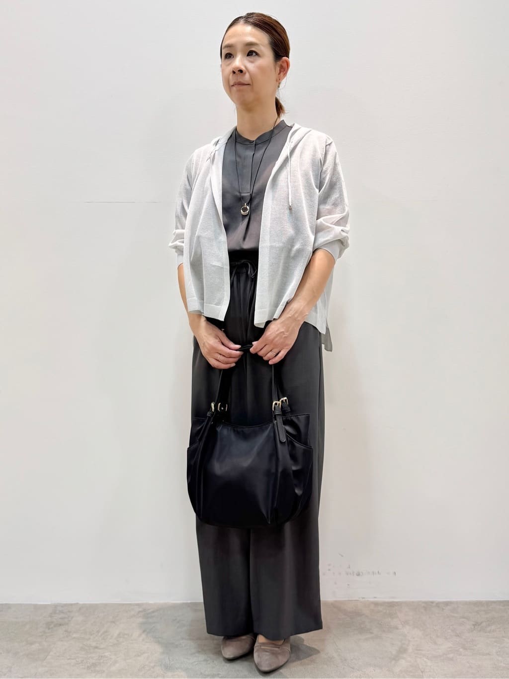koyaさんの「Reflect｜【寒暖差対策に◎／手洗い可／旅行や通勤に】フード付きシアーカーディガン」を使ったコーディネート