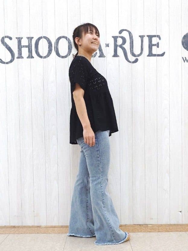 とろろさんの「SHOO･LA･RUE｜【S-LL】インせず決まる レースペプラムトップス」を使ったコーディネート
