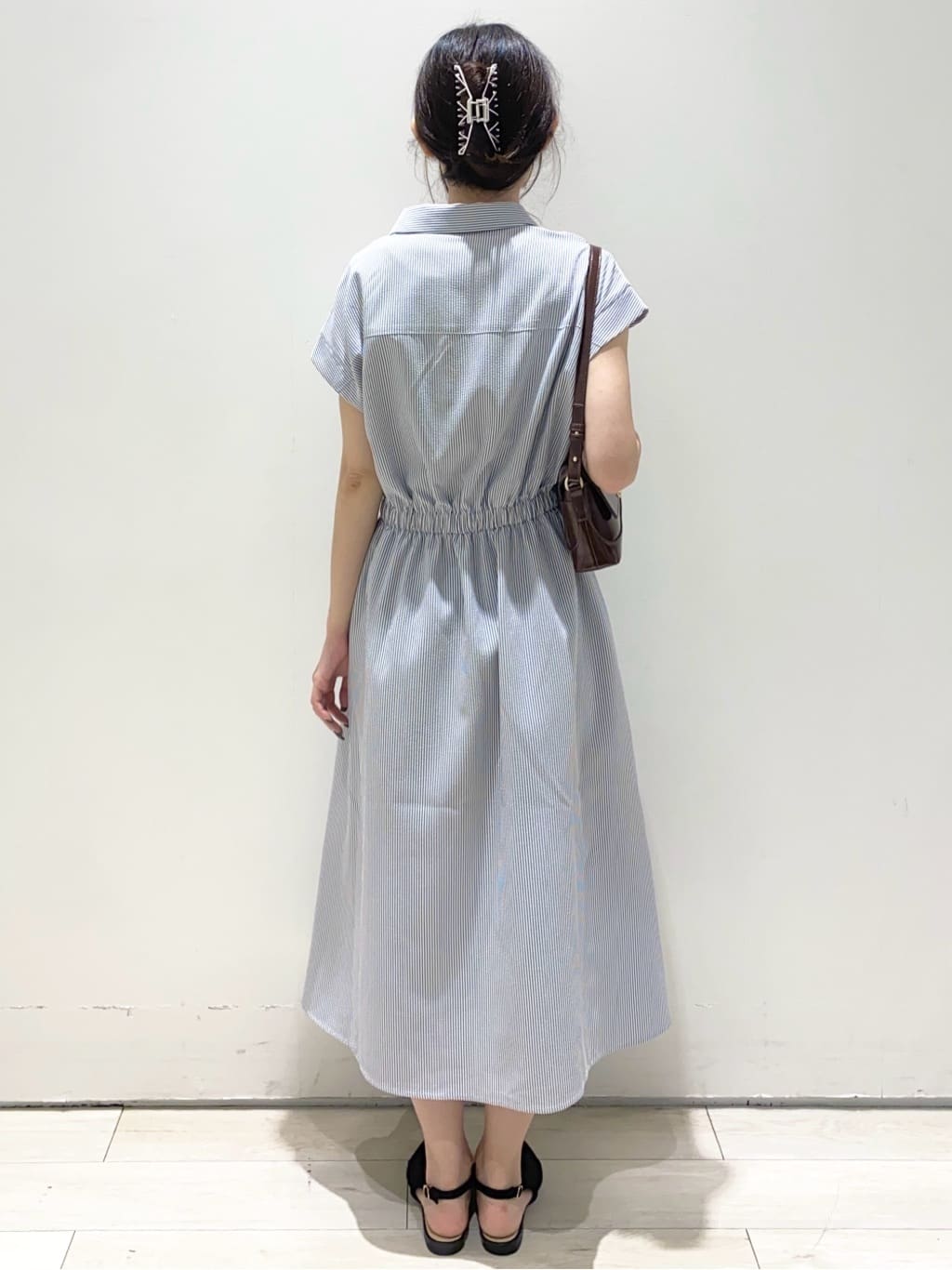 shikaさんの「THE SHOP TK｜【ひんやり】前後2WAY スクエアタンクトップ」を使ったコーディネート