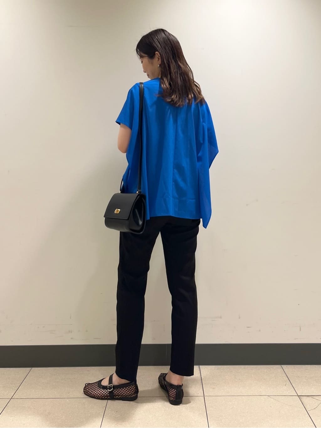 shokoさんの「INDIVI｜【体型カバー】スクエアブラウス」を使ったコーディネート