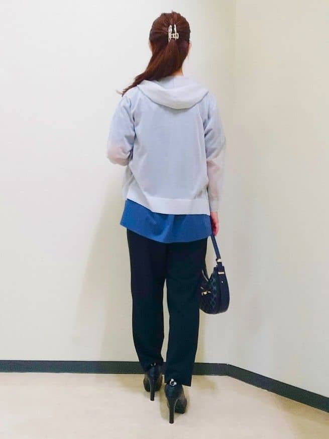 花さんの「Reflect｜【寒暖差対策に◎／手洗い可／旅行や通勤に】フード付きシアーカーディガン」を使ったコーディネート