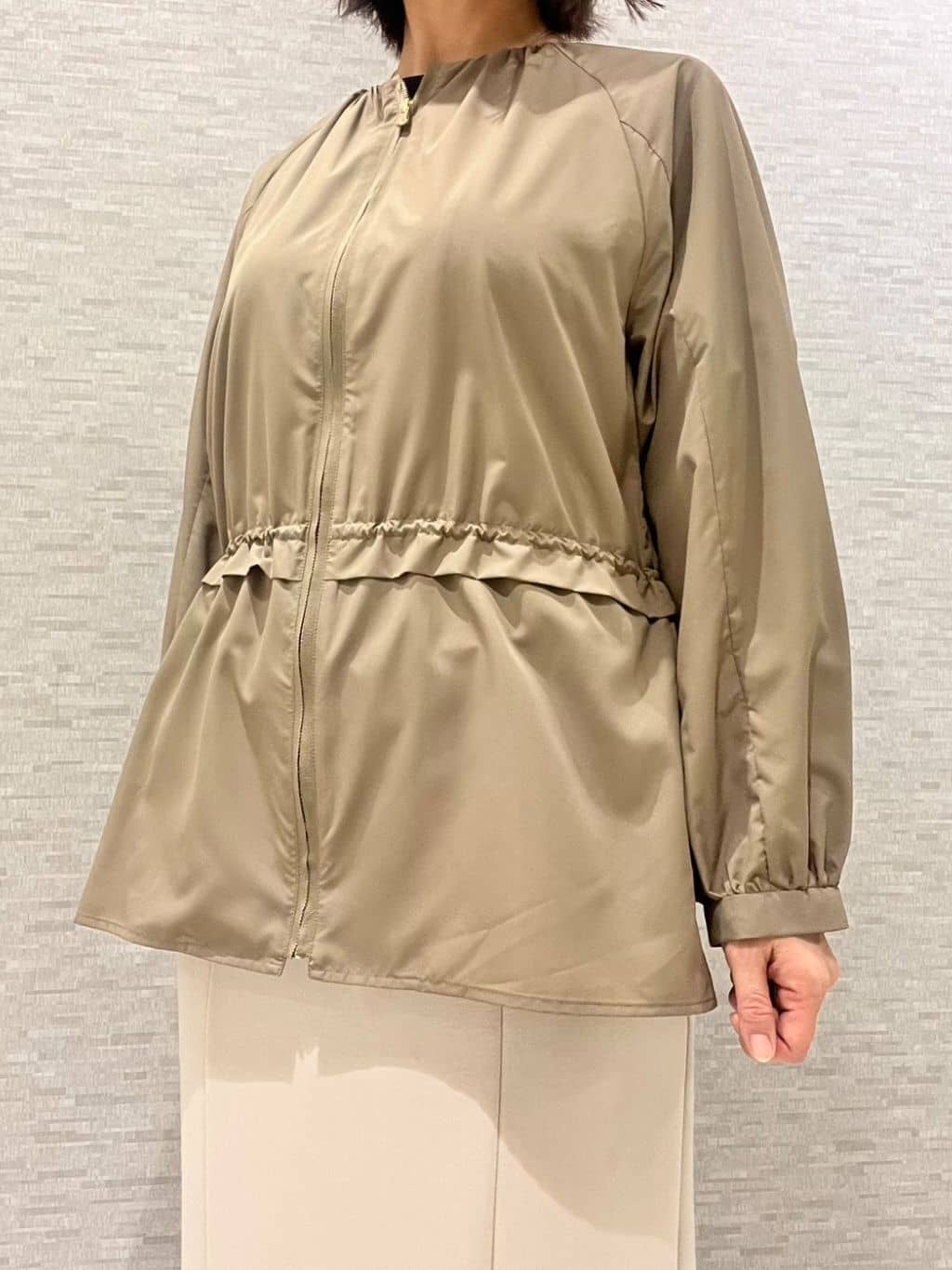 marikoさんの「Reflect｜【パンツにもスカートにも合わせやすい◎】ライティブルゾン」を使ったコーディネート
