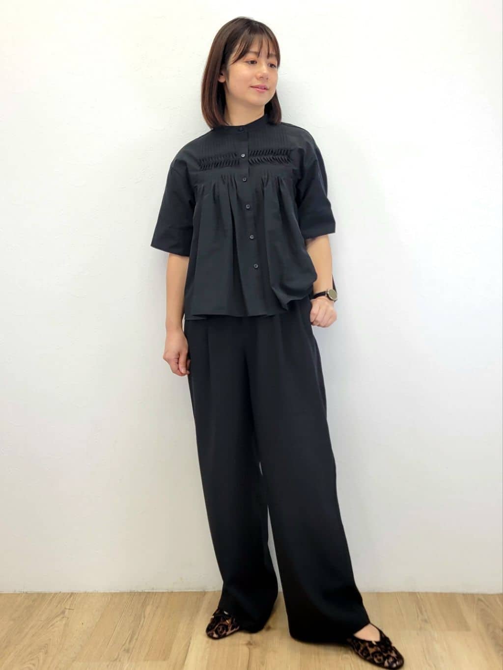 LISAさんの「OPAQUE.CLIP｜ピンタックフレアシャツ【洗濯機洗い可】」を使ったコーディネート