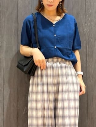 meiさんの「SHOO･LA･RUE｜【S-LL/ポケット付き】チェック柄 ウェーブプリーツパンツ」を使ったコーディネート