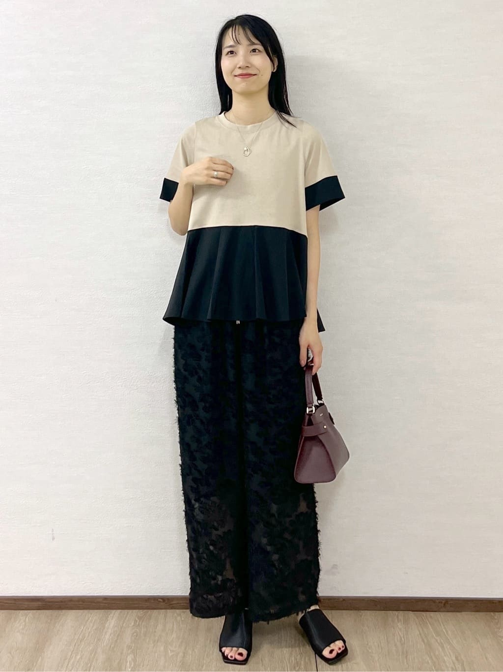 sachikoさんの「OPAQUE.CLIP｜配色フハクドッキングペプラムトップス【洗濯機洗い可／抗ピル】」を使ったコーディネート