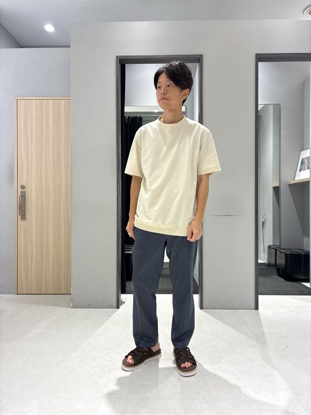 わいずみさんの「TAKEO KIKUCHI｜【抗菌防臭／5サイズ展開】ハイゲージポンチ Tシャツ」を使ったコーディネート
