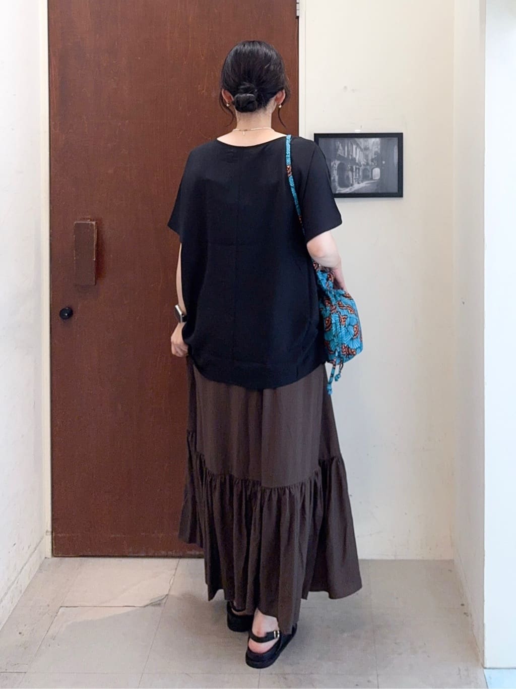 𝐇𝐢𝐫𝐨𝐦𝐢さんの「SHOO･LA･RUE｜【S-LL/ひんやり/洗濯後しわになりにくい】インせず決まる はしごレースドルマンブラウス」を使ったコーディネート
