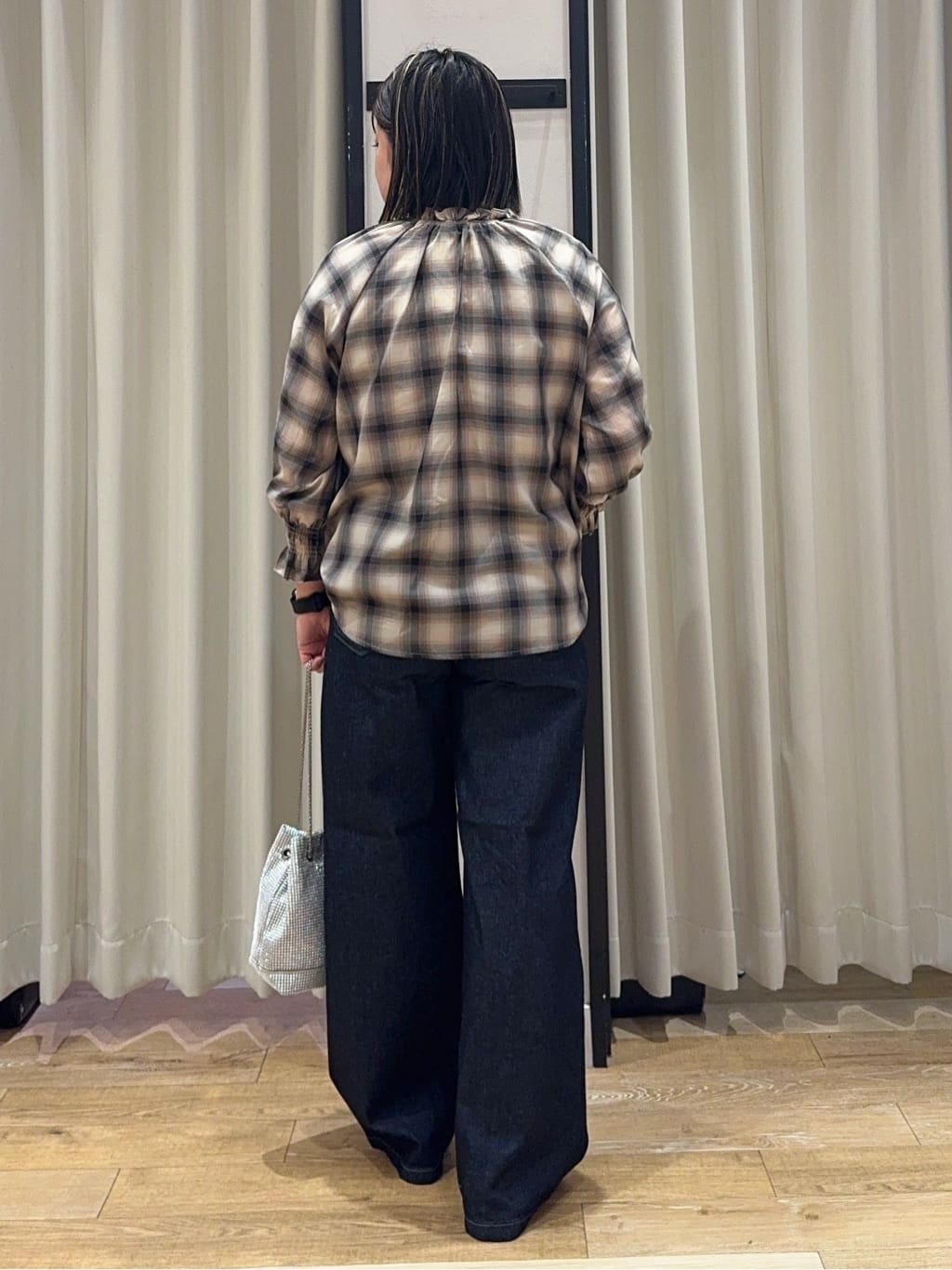 SoRAoさんの「grove｜【SOMETHING&times;grove別注】LISAWIDE DENIM PANTS」を使ったコーディネート