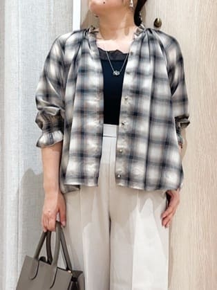 naoさんの「grove｜【人間工学】中仕切りバイカラー2WAYトート」を使ったコーディネート