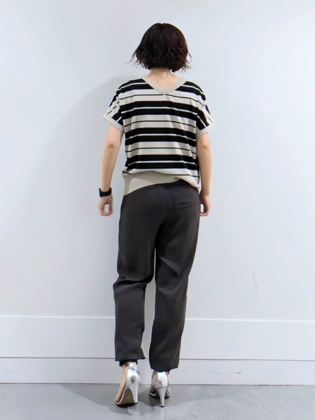 ミズタさんの「UNTITLED｜【洗える/前後2WAY】ネックプルオーバーニット」を使ったコーディネート