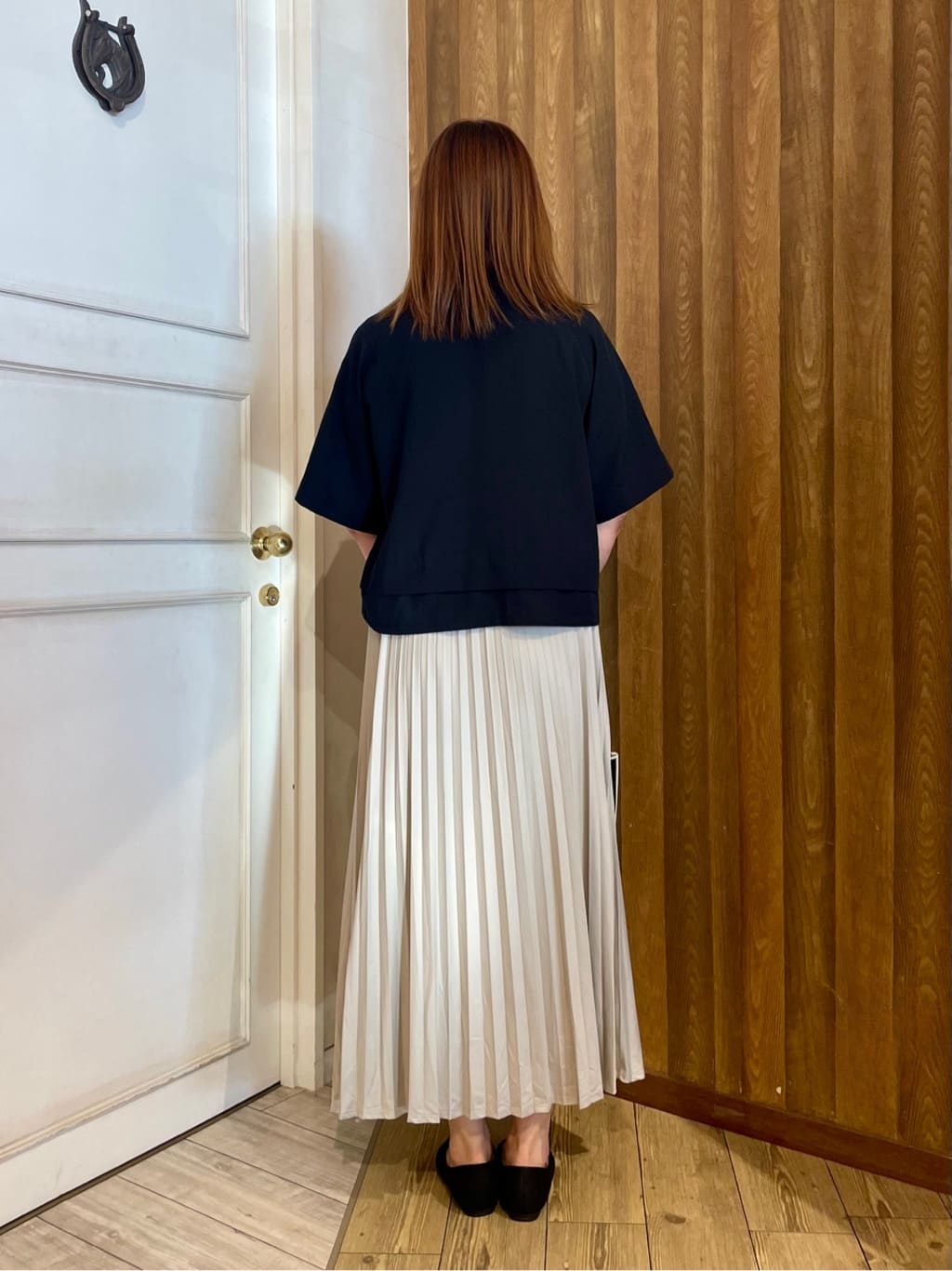 ちえさんの「SHOO･LA･RUE｜【洗濯後しわになりにくい/UV/吸水速乾】大人きれいな バンドカラーシャツ」を使ったコーディネート