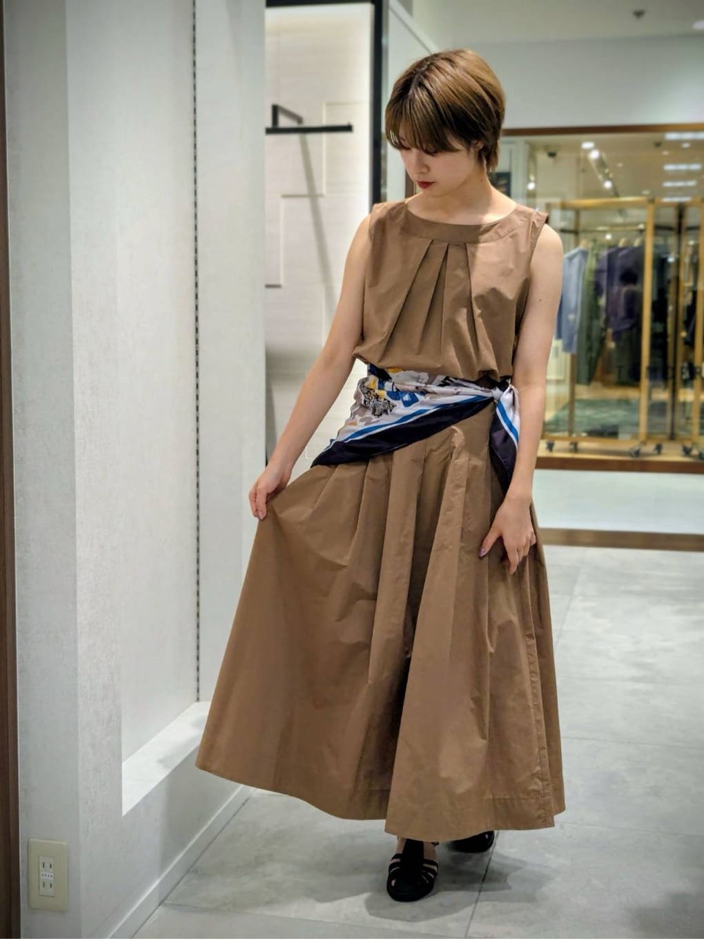 nonoさんの「UNTITLED｜【2WAY/セットアップ可/ノースリーブ/前ボタン】ファブリカブラウス」を使ったコーディネート