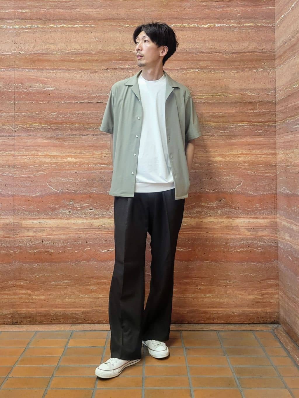 piroyaさんの「TAKEO KIKUCHI｜【COOL CITY WEAR】エアートール オープンカラーシャツ /接触冷感・通気性」を使ったコーディネート