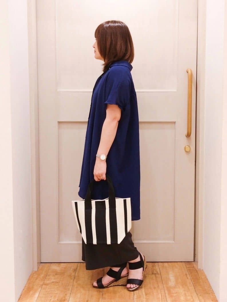 みーさんの「SHOO･LA･RUE｜【S-LL/体型カバー】さらりとしたタッチが心地よい バックギャザーブラウス」を使ったコーディネート