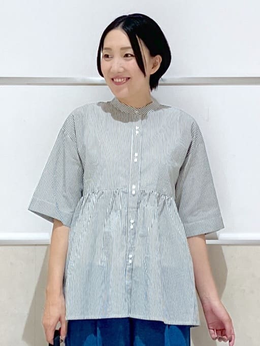 eriko さんの「Dessin｜【洗える／体型カバー】バンドカラーペプラムブラウス」を使ったコーディネート