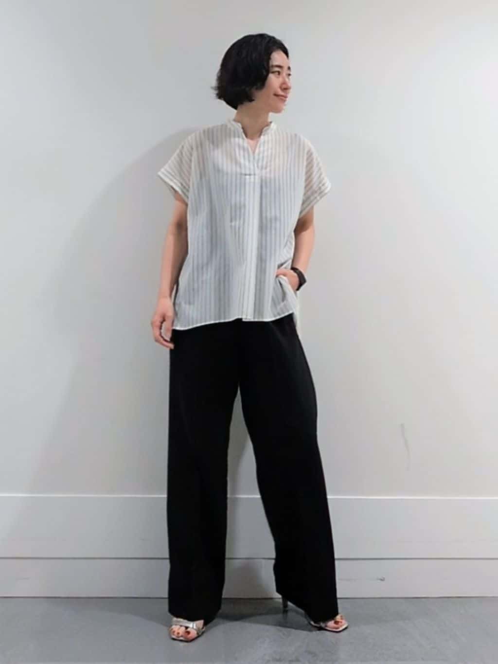 ミズタさんの「UNTITLED｜【洗える/スキッパー】フレンチスリーブシアーブラウス」を使ったコーディネート