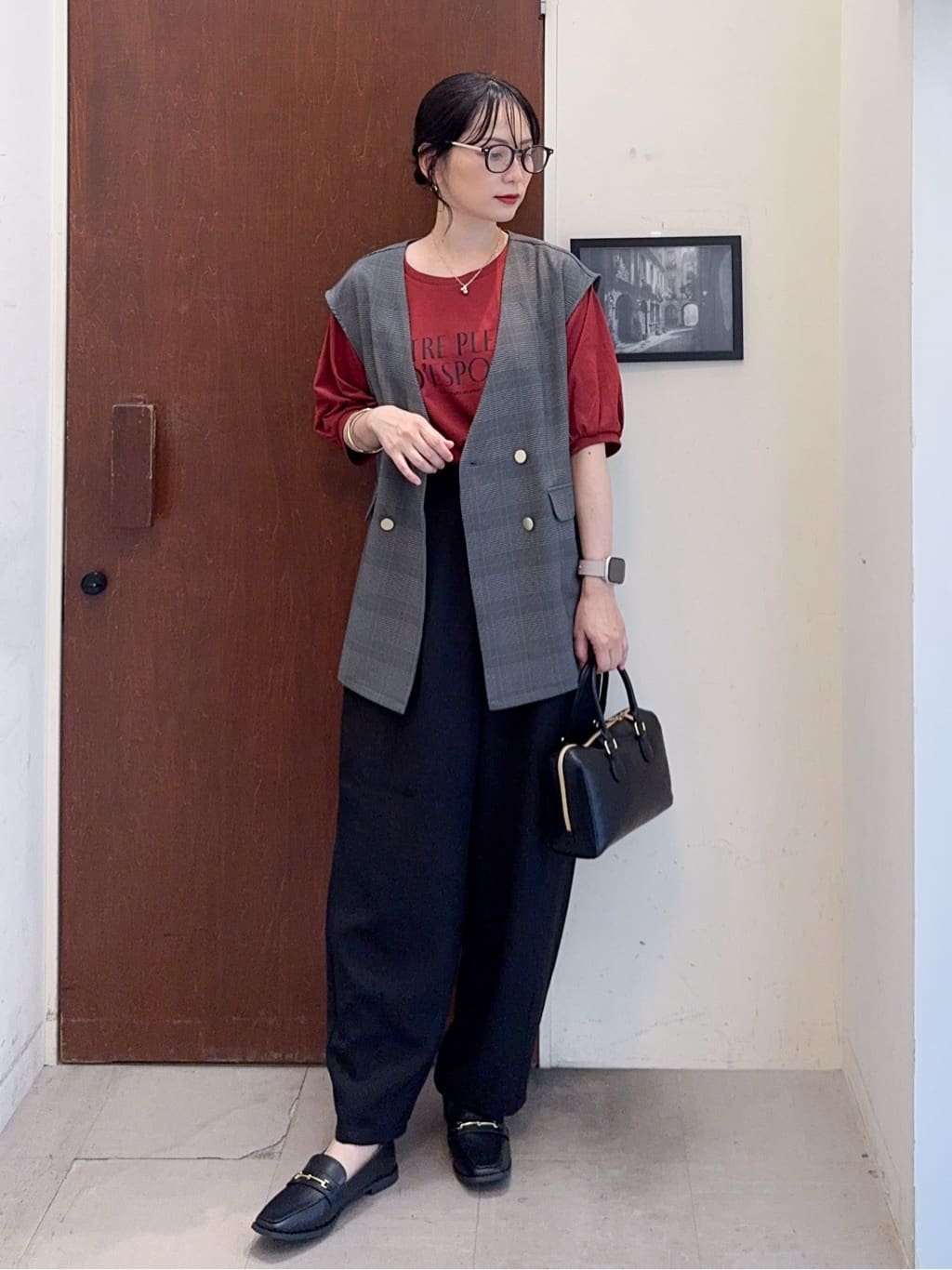 𝐇𝐢𝐫𝐨𝐦𝐢さんの「SHOO･LA･RUE｜【S-LL/セットアップ可/洗濯後しわになりにくい】ダブルベスト」を使ったコーディネート